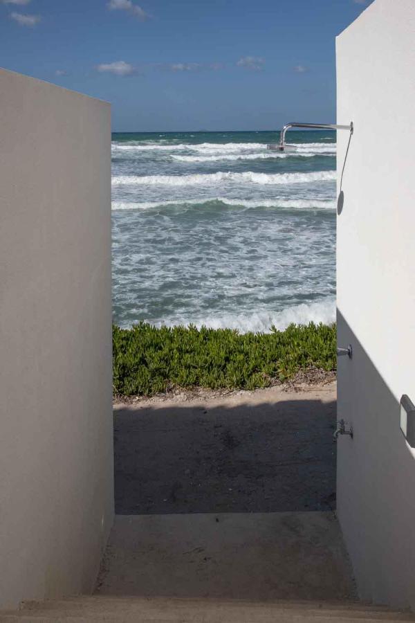 Wave, An Idyllic Seafront Suite By Nirousuites Kokkini Hani المظهر الخارجي الصورة